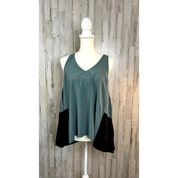 NWT Athleta Women's Small Pleated Deep Ocean Teal Sleeveless V-Neck‎ Tank Top - Image 2
