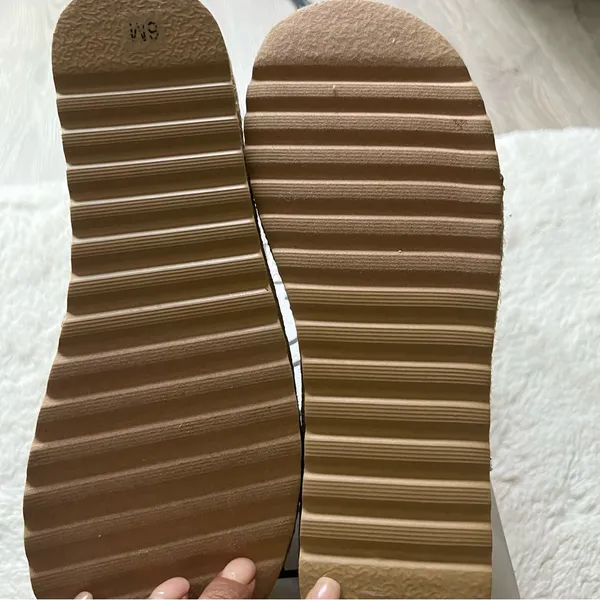 Beach tan Platform Slides Size 6 - Image 3