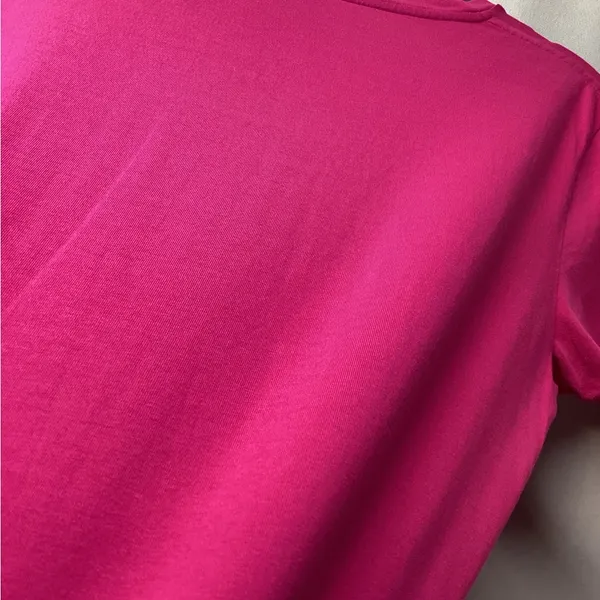 Ralph Lauren Sport Fushia v-neck tee. Size Medium - Image 8