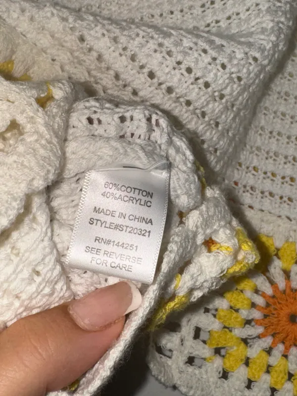 Sincerely Jules Ivory Crochet Floral Cropped Boxy Sweater Size L - Image 4