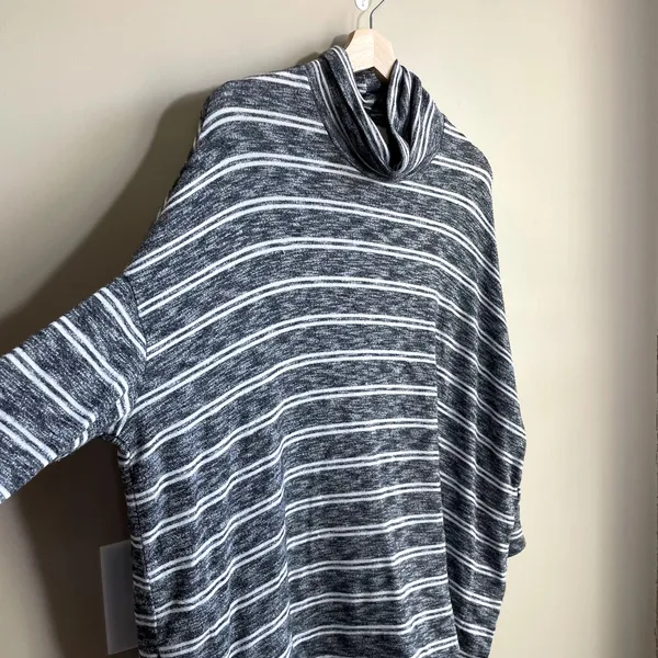 Anthropologie 9-H15 STCL gray white striped turtleneck‎ poncho sweater women's M - Image 2