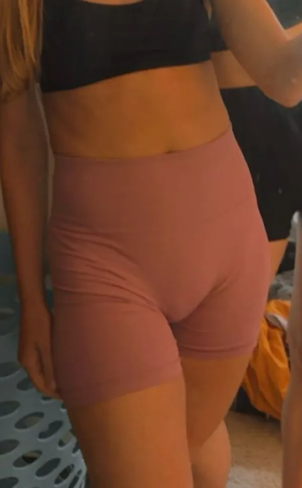 Pavoi workout shorts Pink - Image 3