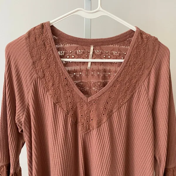 Free People‎ XS Boho Top Eyelet Bell Sleeve Waffle Knit Shabby Peasant Blouse - Image 2