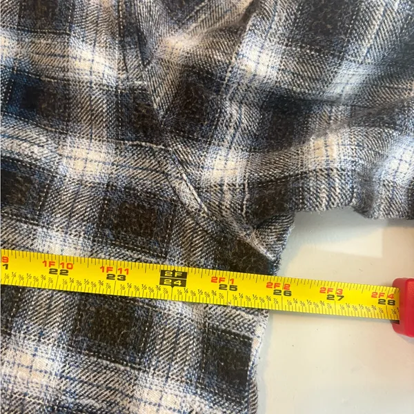 BDG‎ Urban Outfitters Navy Plaid Hi-Low Flannel Shirt Frayed Grunge Size 0439 - Image 7