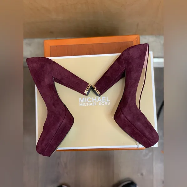 Michael Kors Elegant Plum Suede Platform Heels. Size-6M - Image 6