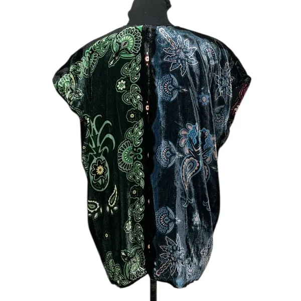 Farm Rio Multicolored Oversized Velvet Top/Blouse(Size Small) - Image 3