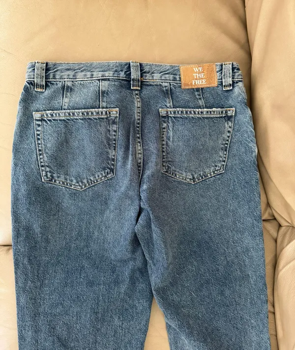 Free People NWOT Curvy Siren Low Rise Straight Jeans in Vixen - Image 12