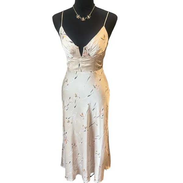 NWT Selfie Leslie LAKE COMO FITTED BODICE MIDI DRESS ORCHID PRINT BEIGE XS - Image 2