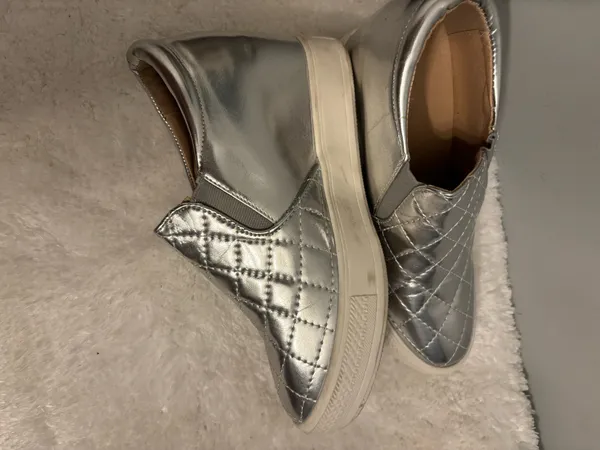Silver slip on Metallic Sz.7 with wedge - Image 5