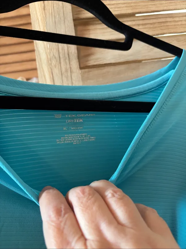 tek gear Women's Short Sleeve Crewneck Tee in Turquoise Blue XL - Image 3