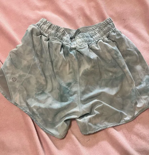 lululemon hotty hot 4” - Image 2