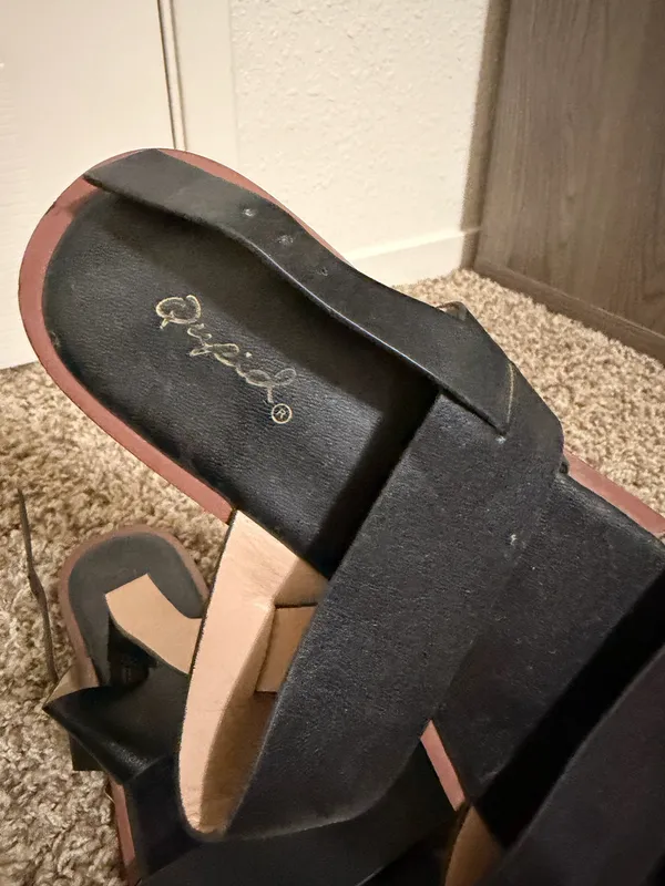 Boutique sandals - Image 4