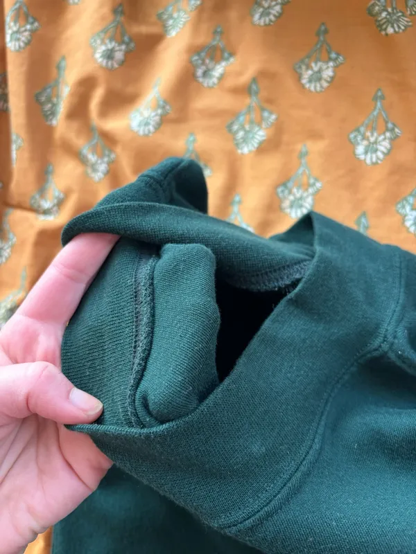 Green mock neck pullover Size L - Image 4