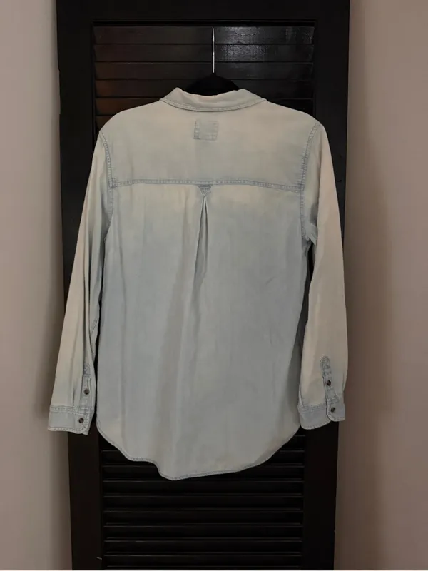 American Eagle Outfitters Light Blue Denim Button-Down Shirt Size L Boyfriend - Image 3