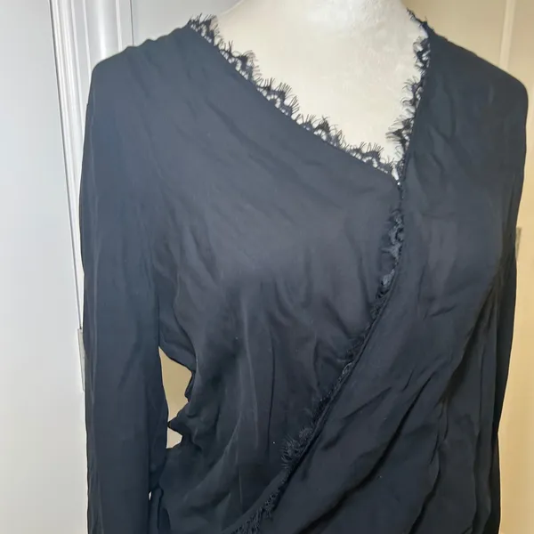 L'AGENCE Rosario Top Black 100% Silk Wrap Blouse Lace Trim V-Neck small classic - Image 3