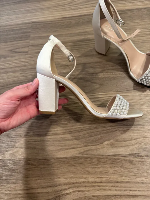 Kelly & Katie Heels White Pearls - Image 2