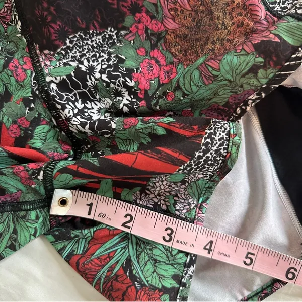 Lululemon Hotty Hot Short II Long 4" Zen Garden Multi Floral 2 - Image 4