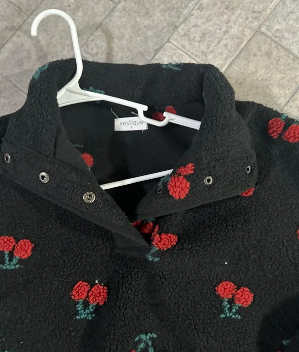Vestique Sweater - Image 5