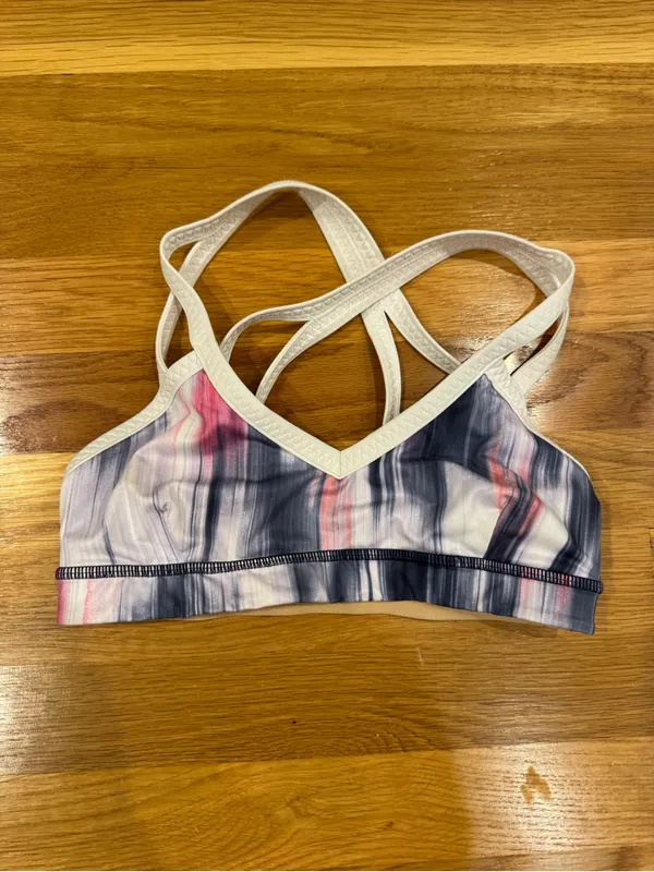 lululemon run: bound bra size 4 - Image 2