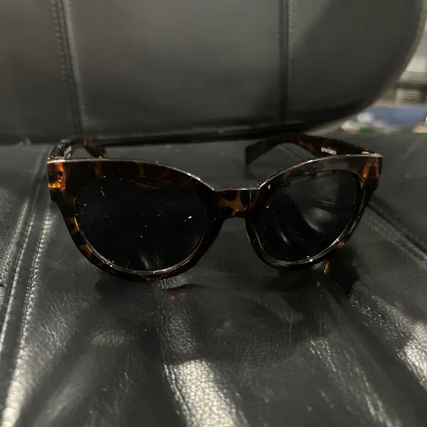 Tortoise Shell Sunglasses Brown - Image 8