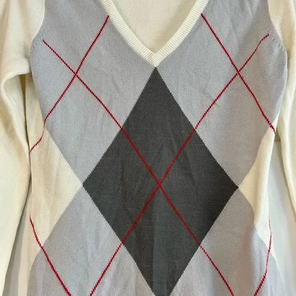New York & Co. Argyle V-Neck Sweater Small - Image 3