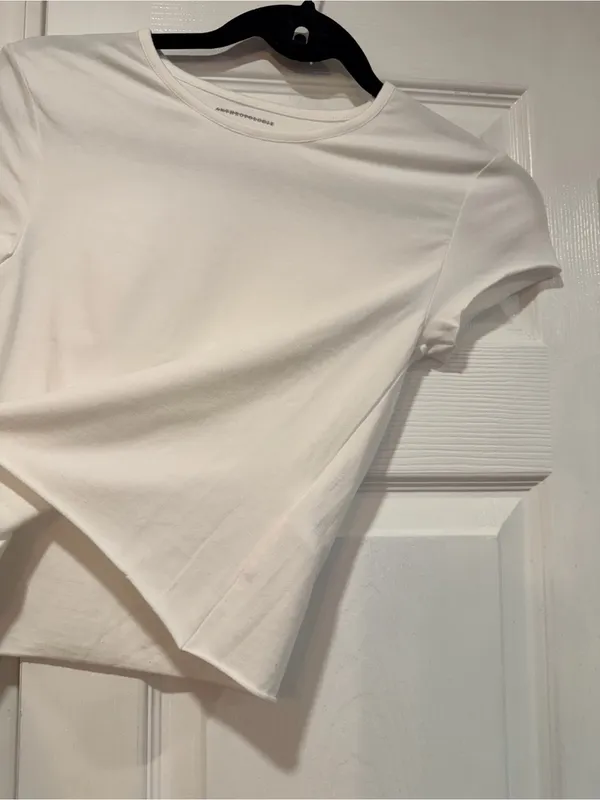 NWOT Anthropologie Size XS White Stretch Short Sleeve Raw Hem Stretch Crop Top - Image 5