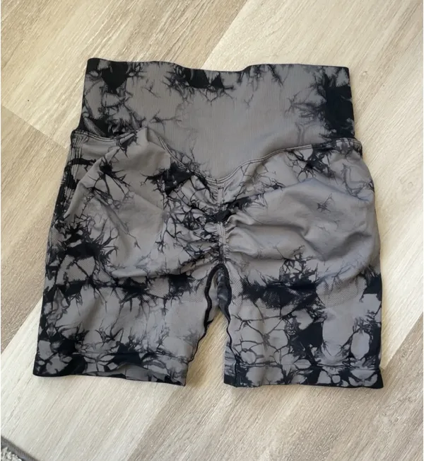 Amazon Women’s tie-dye biker shorts - Image 2
