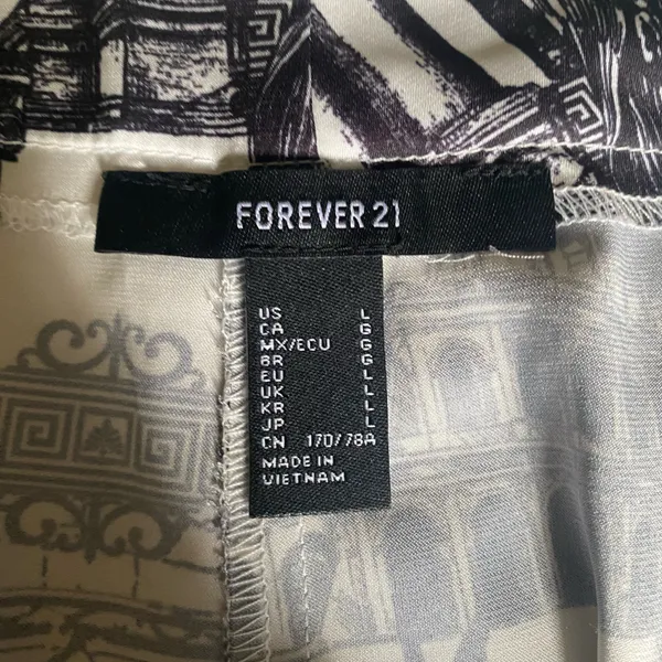 Forever 21 Printed Satin Shorts - Image 3