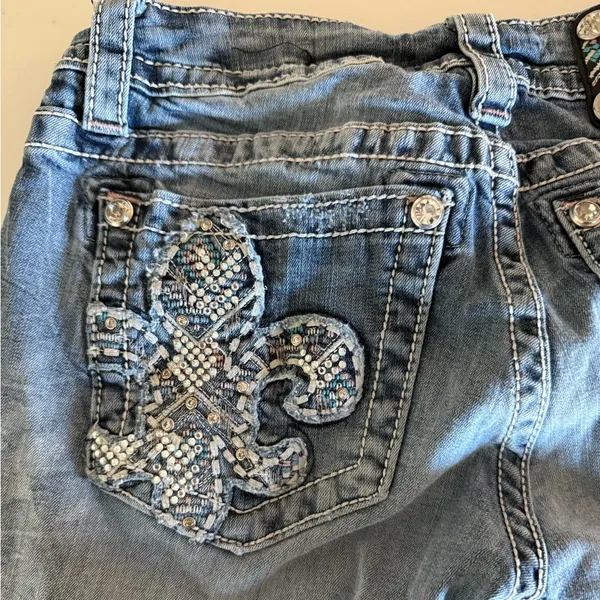 Miss Me Signature Boot Cut Jeans Fleur de Lis Bling Crystals Size 26 - Image 6
