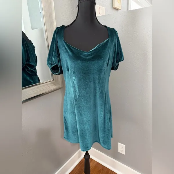 Monte The Label Emerald Velvet Square Neck Whimsigoth Mini Dress Large. - Image 2
