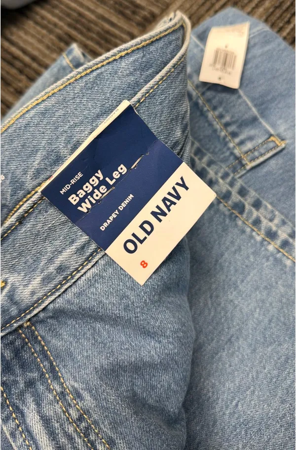 Old Navy Mid-Rise Baggy Wide-Leg Jeans Cargo - Image 4