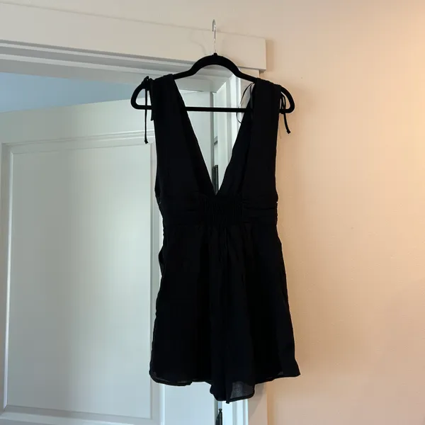 Nwt Sleeveless Plunge Romper - Image 3