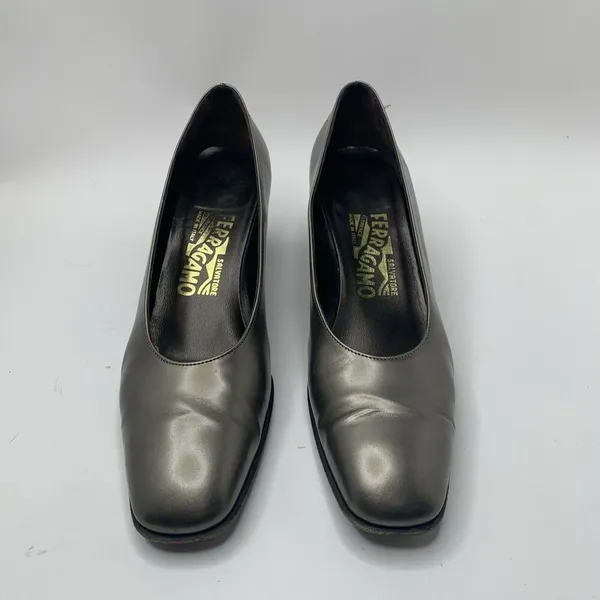 Vtg Salvatore Ferragamo 7.5 AAA Pumps Metallic Patent Leather Close‎ Toe Heels - Image 3
