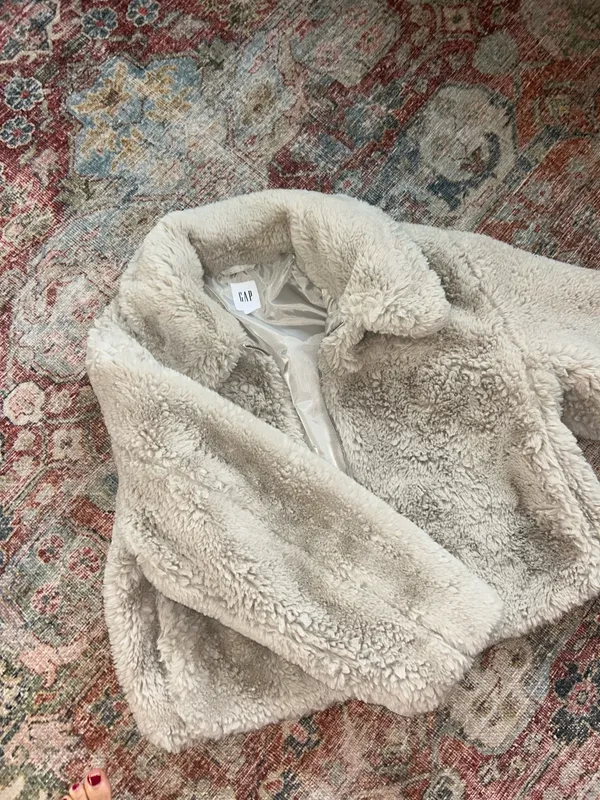 Gap faux fur jacket  - Image 3