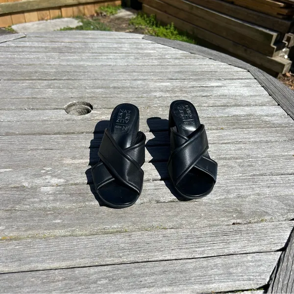 Naturalizer Genn Rhythm Black Criss Cross Strap Block Heel Sandals size 5.5‎ - Image 2