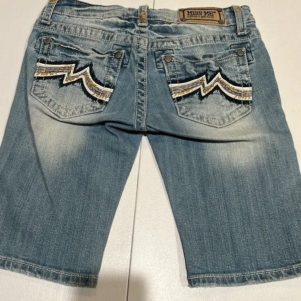 Miss me women’s Bermuda size 26 shorts Y2K - Image 5