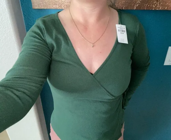 Hollister dark forest green ribbed long sleeve surplus wrap top blouse - Image 4