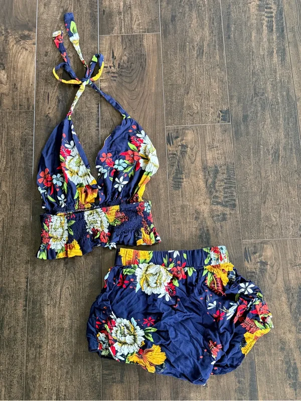 SheIn Navy Floral Halter and Shorts Set - Image 2