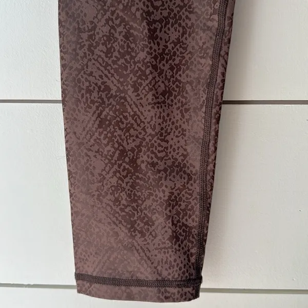 Aerie Brown Leggings with Tapered Design Sz M - Image 3