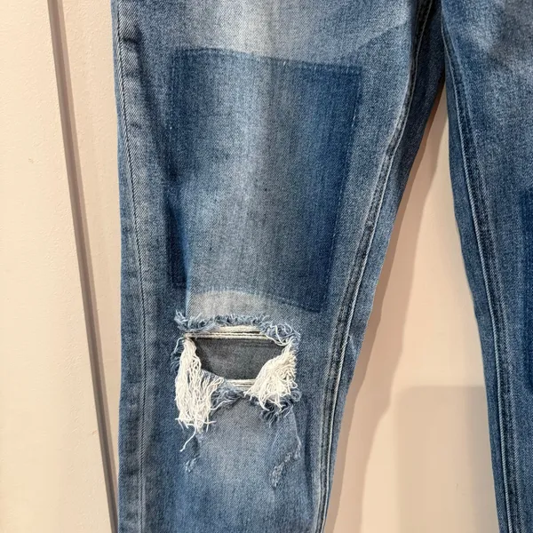 Vervet Women’s Distressed Straight Leg Jeans Size 26 - Image 3