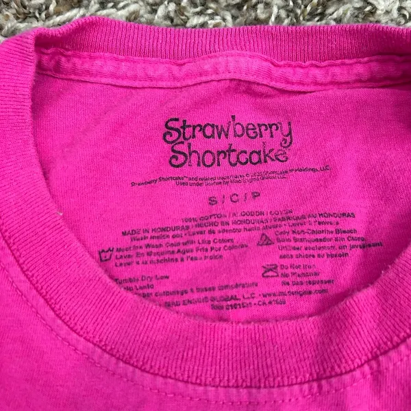 Strawberry Shortcake and Friends Pink T-shirt Sz S - Image 7