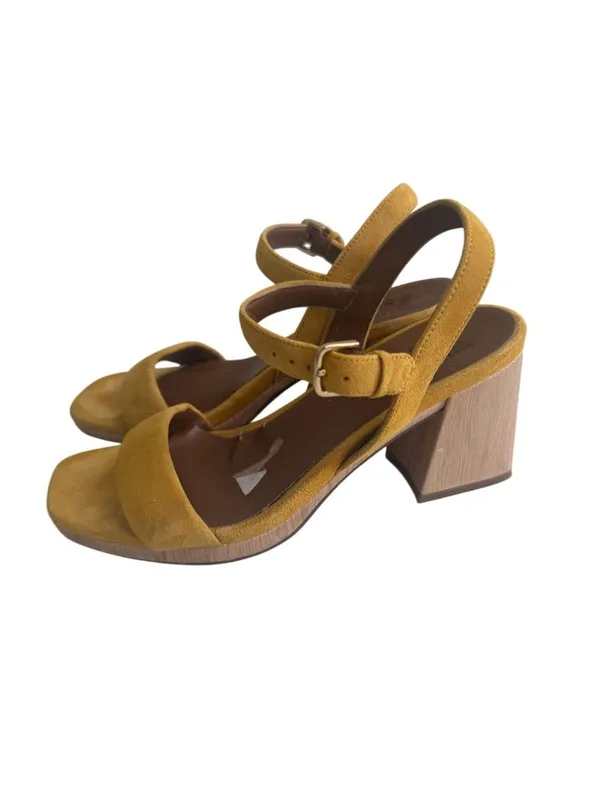 NATURALIZER Yellow Suede Sandals Heels Size 7.5W - Image 2