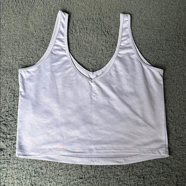 Hollister size large light purple v neck cropped tank - Image 2