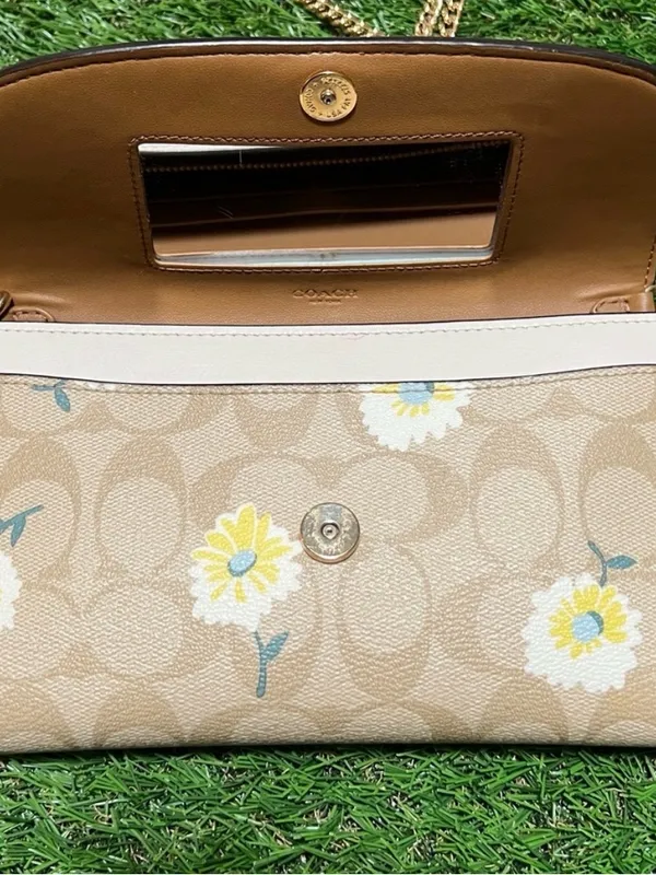 Coach Gemma bag in Signature Canvas with a Daisy print crossbody - Image 3