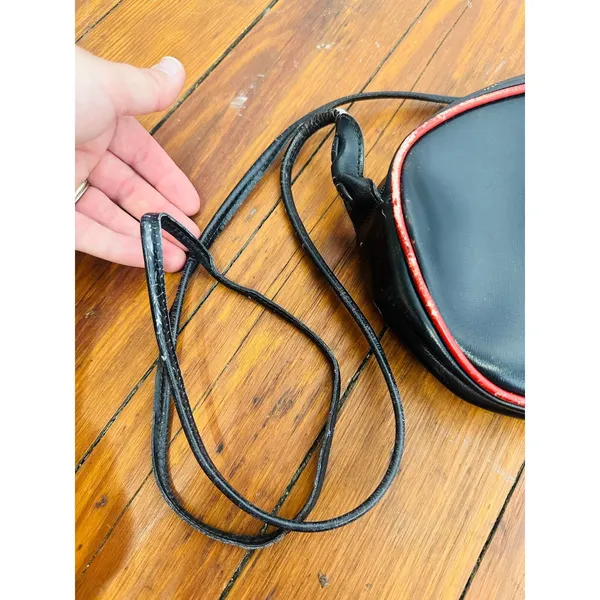 Vintage GUCCI Black Red 1980s Leather Oval Interlocking GG Logo Crossbody Purse - Image 12