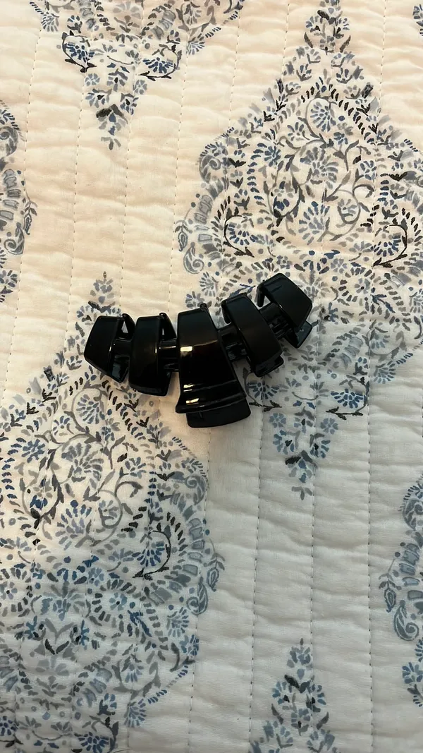 Black Teleties Claw Clip - Image 4