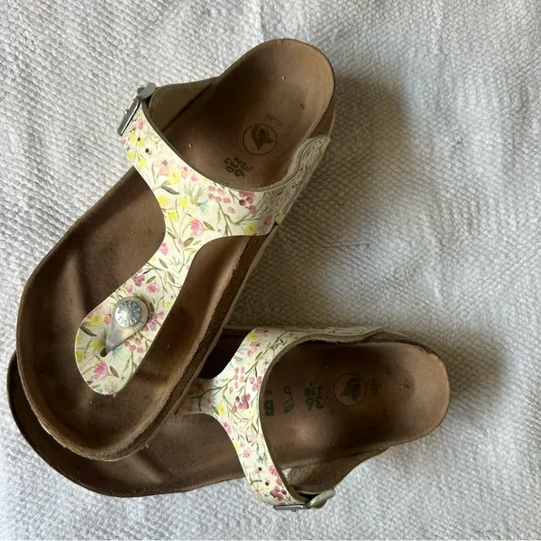 Birkenstock Cream Sandals with Contoured Footbed - Image 3