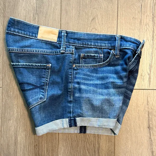 Abercrombie &‎ Fitch Shorts Womens 2/W26 Low Rise Cuffed Shortie Distressed Y2K - Image 4