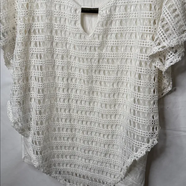 NAIF eyelet short wife butterfly sleeve top with longing sz L - Image 3