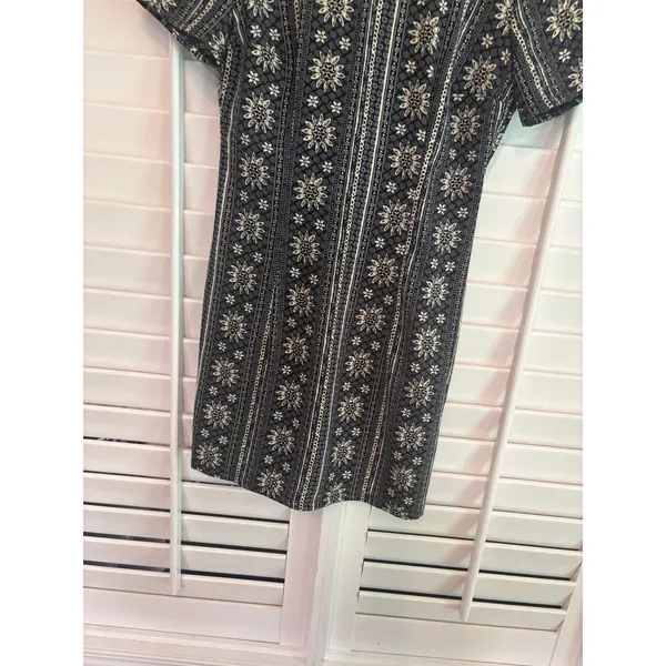 Hollister Black And Gray‎ Floral Dress Size Small - Image 4